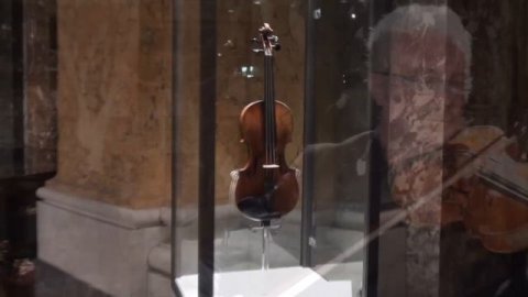 MOZART - REQUIEM K. 626 (String Quartet) - Confutatis (7/13)