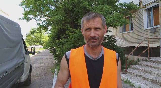 Рабочий из Сахалинской области рассказал о восстановлении крыши в Розовке
