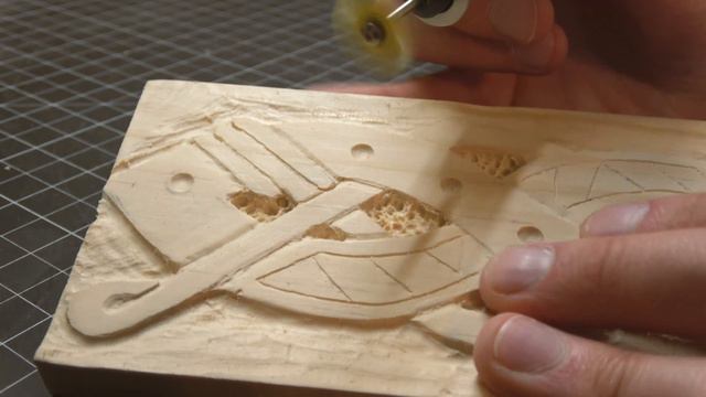 How To Use A "Bristle Disk" - Wood Carving/Power Carving Dremel Carving Tutorial