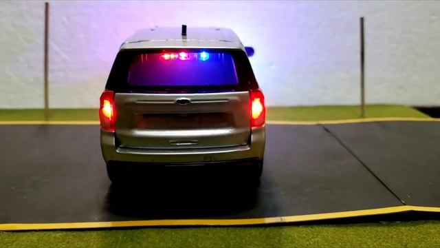 1/24 POLICE : Silver 21 Tahoe with LEDs and 3D Printed Parts