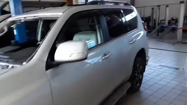 Установка лобового стекла Toyota Land Cruiser Pardo 150