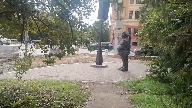 Опять тротуар ремонтируют