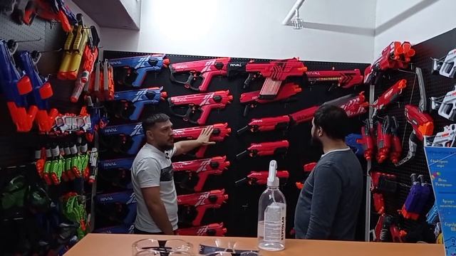 Пейнтбол для детей!Нëрф арена.Выгодный ли бизнес? Брос шоу nerf war game revolver игра fortnite sho