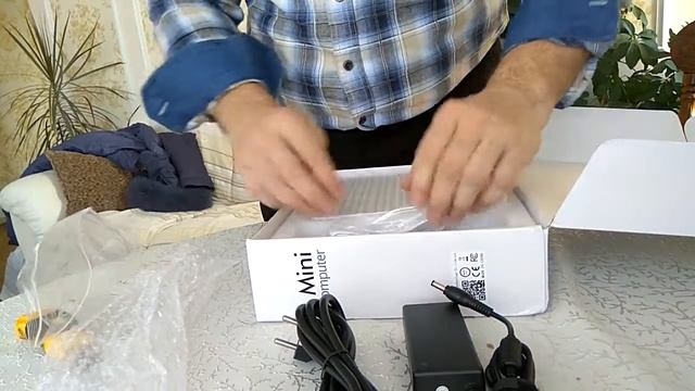 Распаковка китайского неттопа