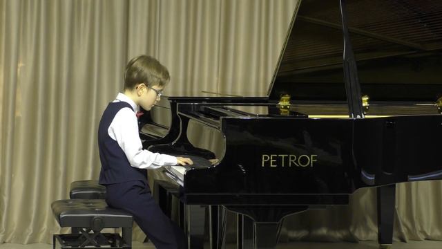 1Э.Григ.МенуэтМинувшие днилирические пьесы т-дь 6op.57 2А. Скрябин.Этюд до-диез минорор.2