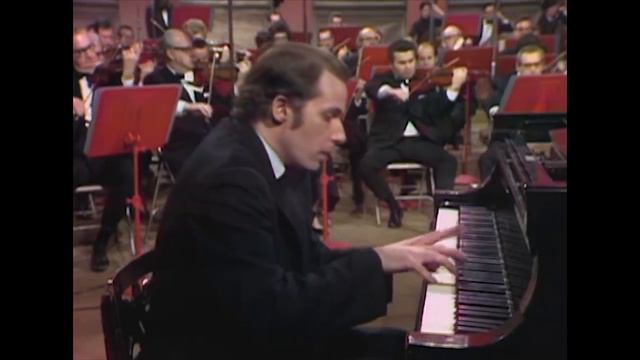 Glenn Gould - Beethoven, Concerto No. 5 in E-flat major op.73 _Emperor_ - Part 1 (OFFICIAL)