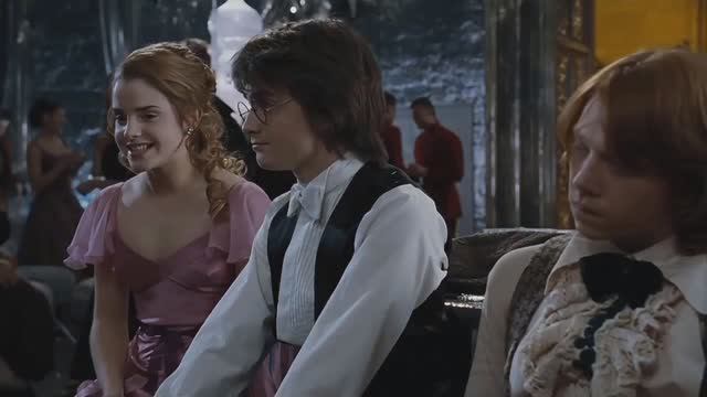 Пример озвучки. Озвучила роль Гарри Поттера в первом отрывке и далее роль Гермионы.