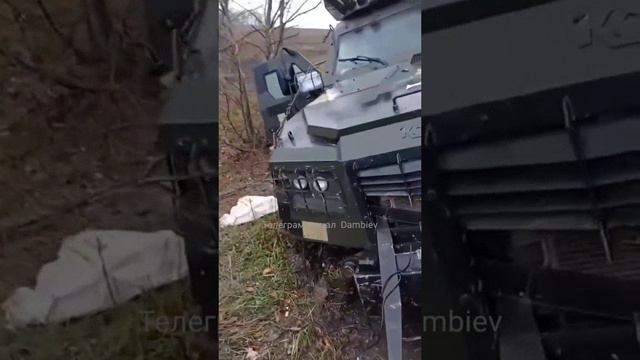 Подбитый в зоне проведения СВО украинский бронеавтомобиль "Козак-2М1"