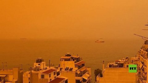 تبدو وكأنها "مستعمرة على المريخ".. الغبار الصحراوي يضرب اليونان