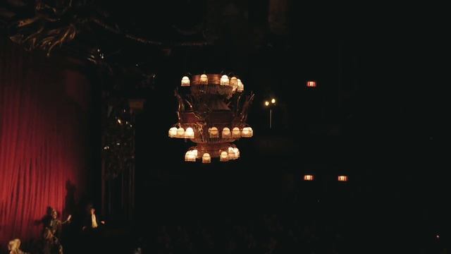 The Phantom of the Opera. Froadway. Chandelier Fall