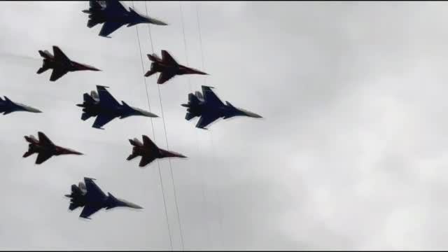 Репетиция парада Победы с участием военной авиации