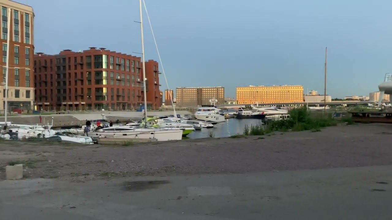 Яхт-клуб в белую ночь