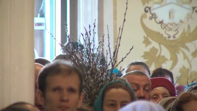Владыка Никодим совершил литургию в праздник Входа Господня в Иерусалим