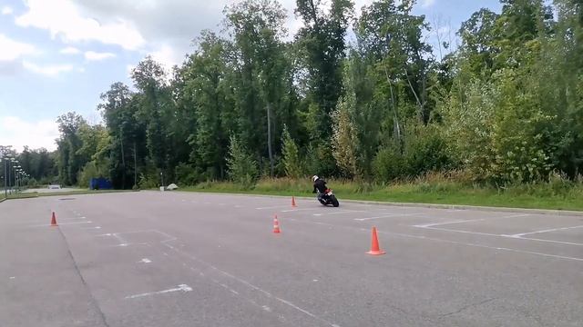 GP2023/Stage4/Buzin Denis/yamaha xj6sa/heat1/01.01.90