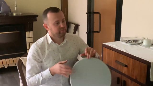 У родника