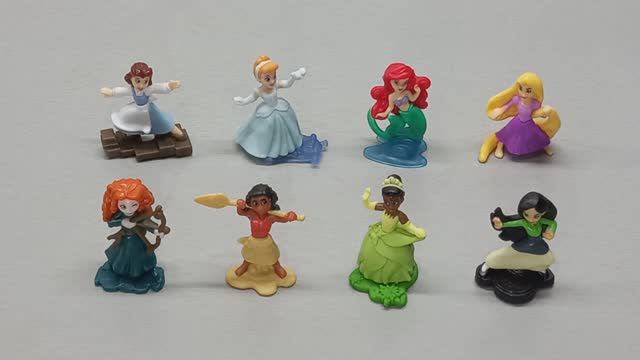 ПРИНЦЕССЫ - ДИСНЕЙ - Киндер сюрприз - 2022 - серия "PRINCESSES DISNEY" из Kinder Surprise