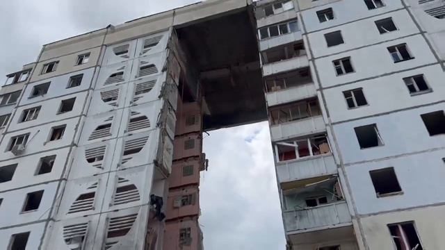 ⚡́Подъезд многоэтажки в Белгороде весь обрушился в результате попадания управляемого снаряда 12 мая