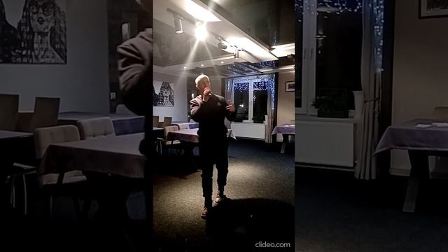 Я счастливый!Поет Алексей Пономарев!Желаю вам искреннего счастьякрепкого здоровья и взаимной любви