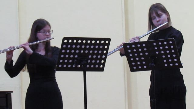 "трио для двух флейт, баса и фортепиано". играют кристина трофимова и александра ершова