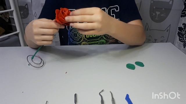 Роза из пластилина