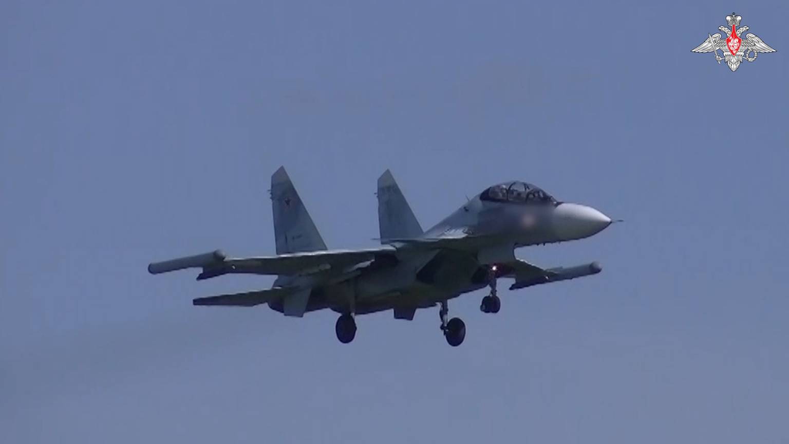 Истребители Су-30СМ патрулируют воздушное пространство в зоне СВО