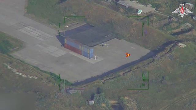 Уничтожение авиационной техники на аэродроме Долгинцево