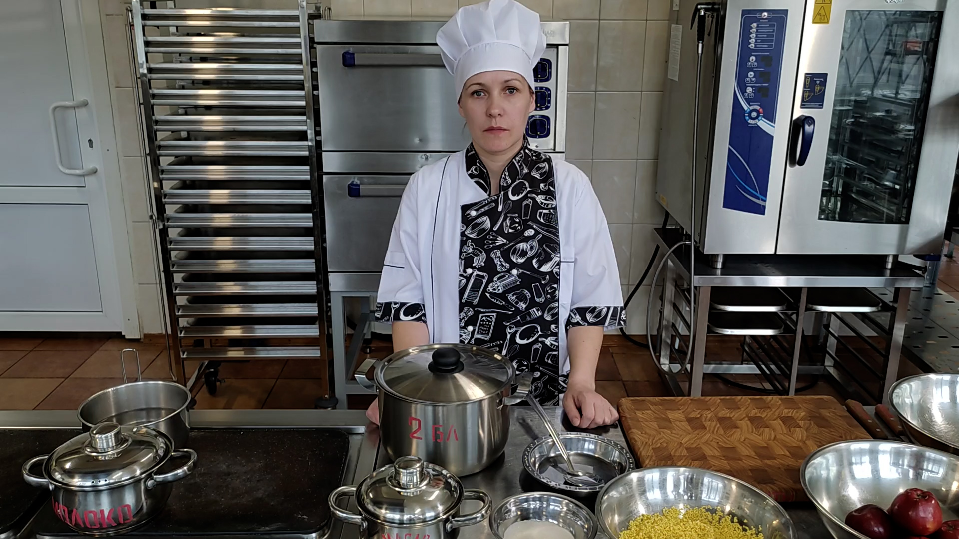 Как приготовить "Кашу Янтарную" и "Суп Картофельный" в школьной столовой