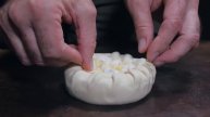 Как запечь камамбер в тесте / простой но вкусный рецепт