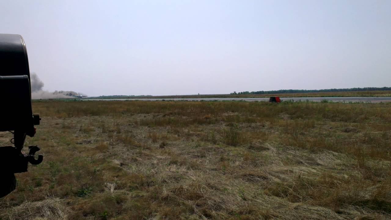 Взлёт Ил-76 с грунта