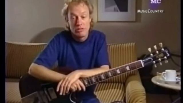 Ангус Янг - самоучка  О техничности и музыкальной теории  ACDC
