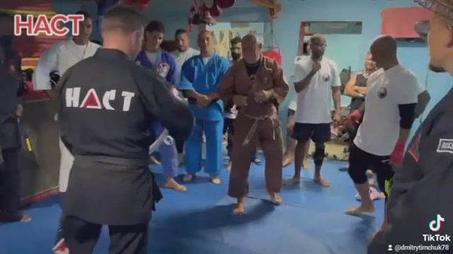 Гранд - Мастер Дмитрий Васильевич Тимчук показывает мастерство, мастерам и бойцам из Кубы!