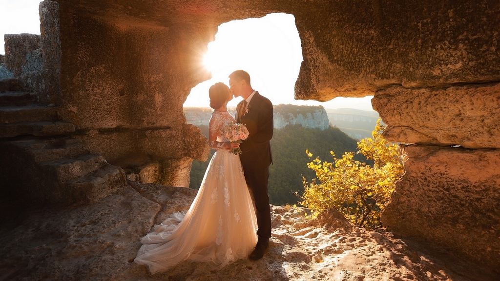 Trip and Love / Свадьба для двоих в Крыму / Старая крепость, море, горы
