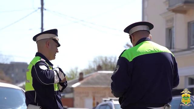 В Краснодаре госавтоинспекторы проводят мероприятия по эвакуации автомобилей нарушителей парковки