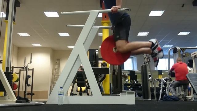 Leeds Personal Trainer 25kg x 11 Tricep Dip.