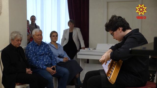 Провели мастер-класс по игре на русских гуслях
