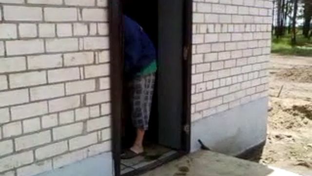 демонтаж входной двери.