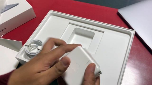New 13" Macbook Pro 2019 UNBOXING | My First Laptop