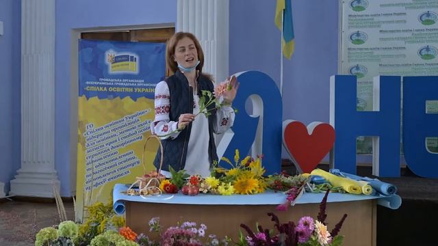Майстер-клас.  Сучасний букет квітів в національному стилі.