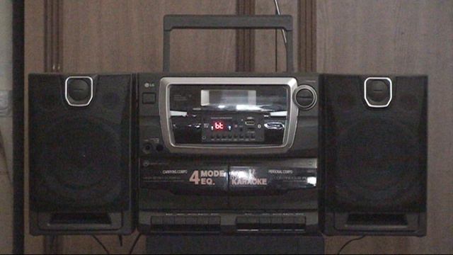 модернизированный магнитофон LG с bluetooth . MP 3