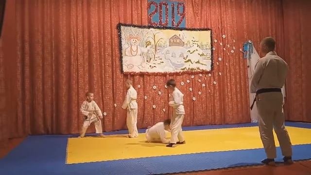 Мої змагання по карате дзютсу 8 кю.  Нажаль програв