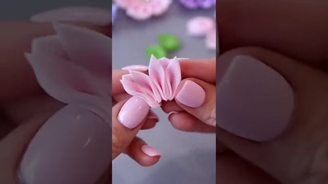 Украшаем заколку своими руками #длядевочек #заколкаручнойработы #заколка #украшениесвоимируками
