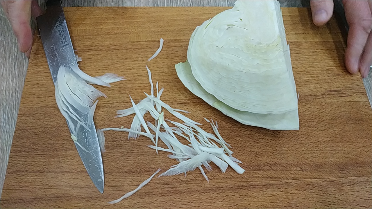 Намного вкуснее тушеной или жареной. Любимое блюдо из капусты ,гениальное блюдо