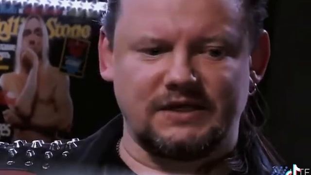 Когда начинаю рисовать этого Шута , у меня получается Горшок