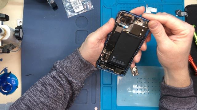 Замена на iphone 13 динамика и задней крышки, ремонт телефона в Малаховке, Люберцы