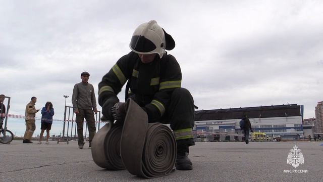 В функциональном многоборье свою силу и выносливость продемонстрировали огнеборцы Хабаровского края