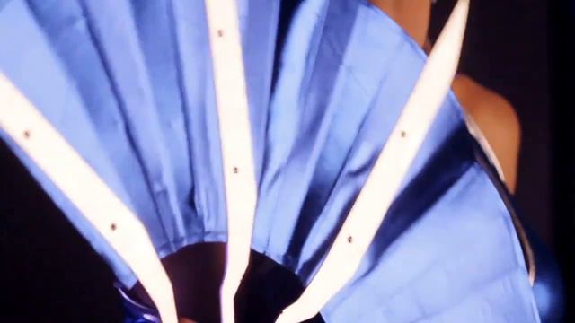 Mortal Kombat Kitana - Kosplay HD