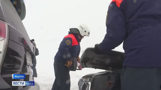 В Якутске прошли учения по ликвидации последствий ДТП на ледовой переправе