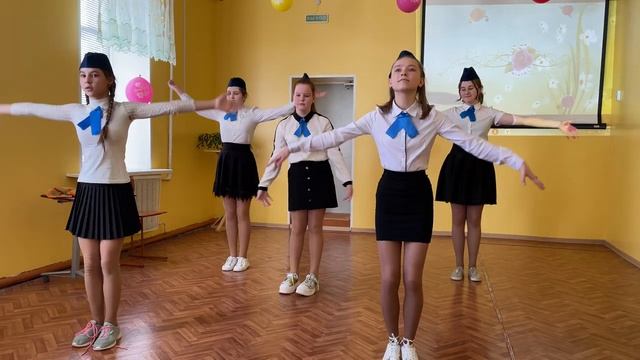 Танец на праздник весны ? 4К.mp4
