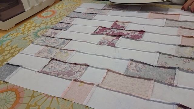 GORGEOUS FLOWERS!!! "ROSE CROSSING" QUILT TUTORIAL!