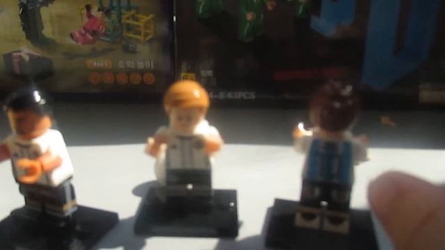 LEGO стадион самоделка и китайские футболисты